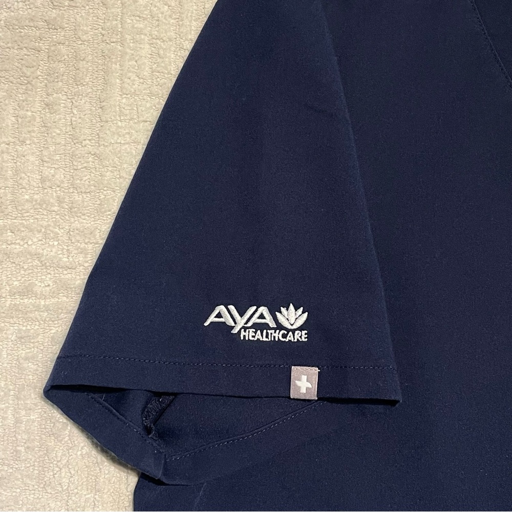 Figs Scrubs shirt Navy Blue Medical shirt with corporate logo Women’s Medium - Picture 3 of 7